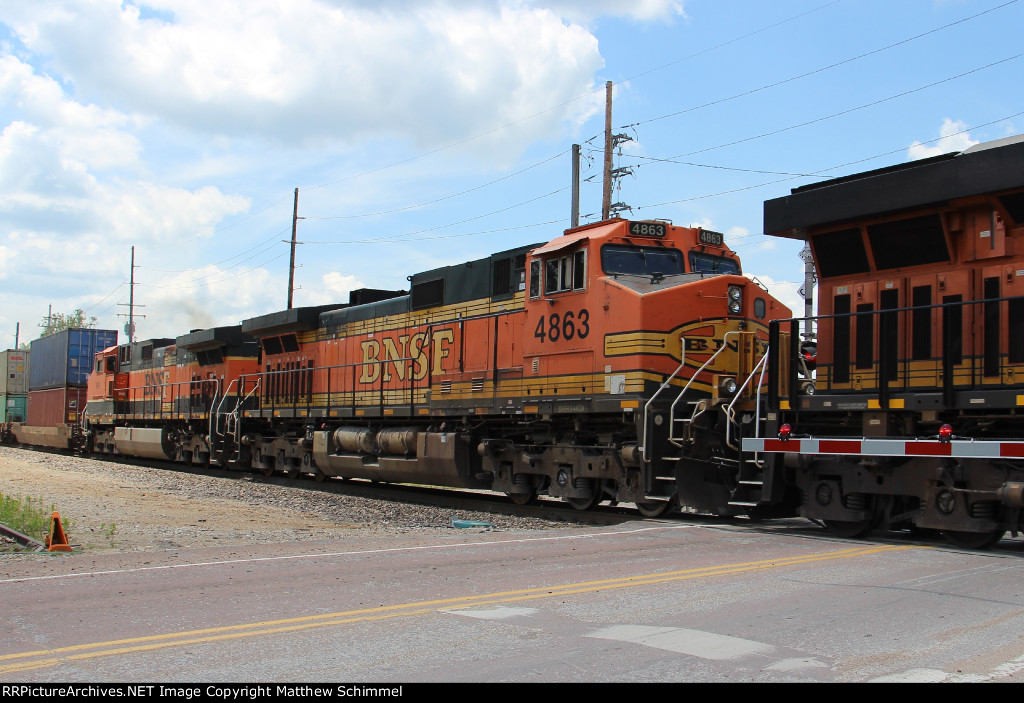 BNSF 4863